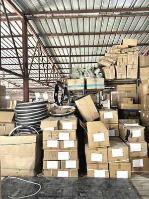 Original China Shacman suku cadang depan belakang suspensi shock absorber DZ15221430500/DZ15221440500